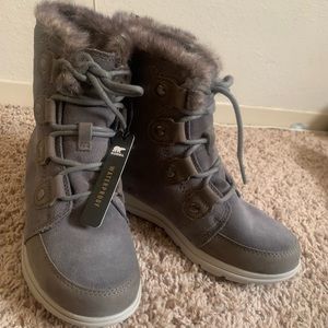 Sorel booties NWT